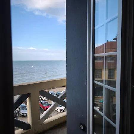 L'harmonie Des Vagues Granville